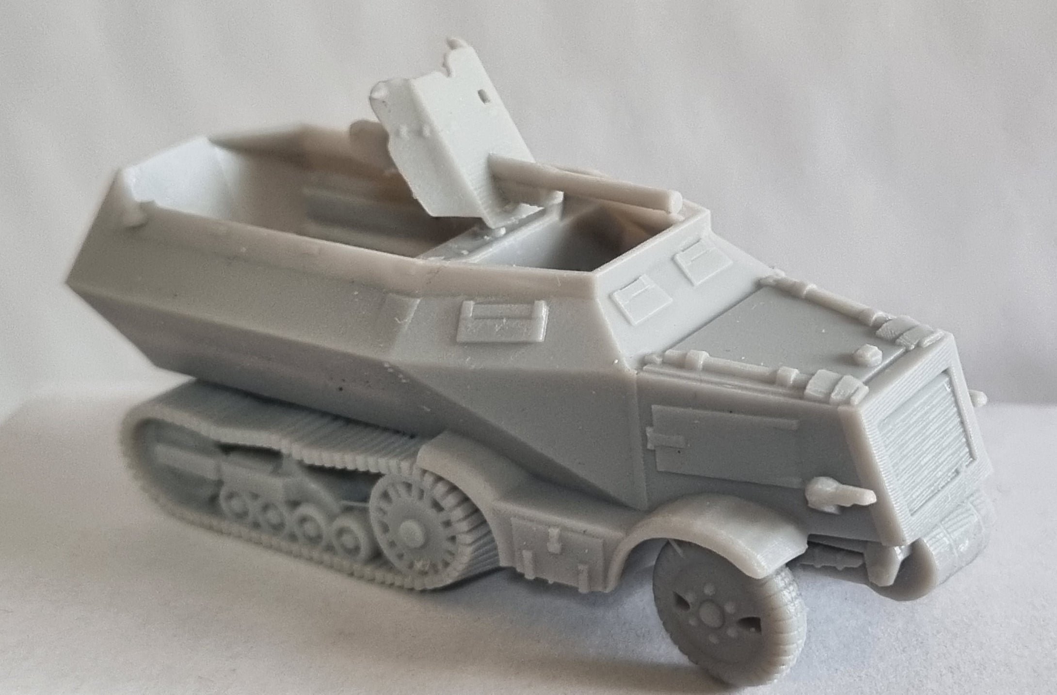3D printed resin Unic command half track with 37mm