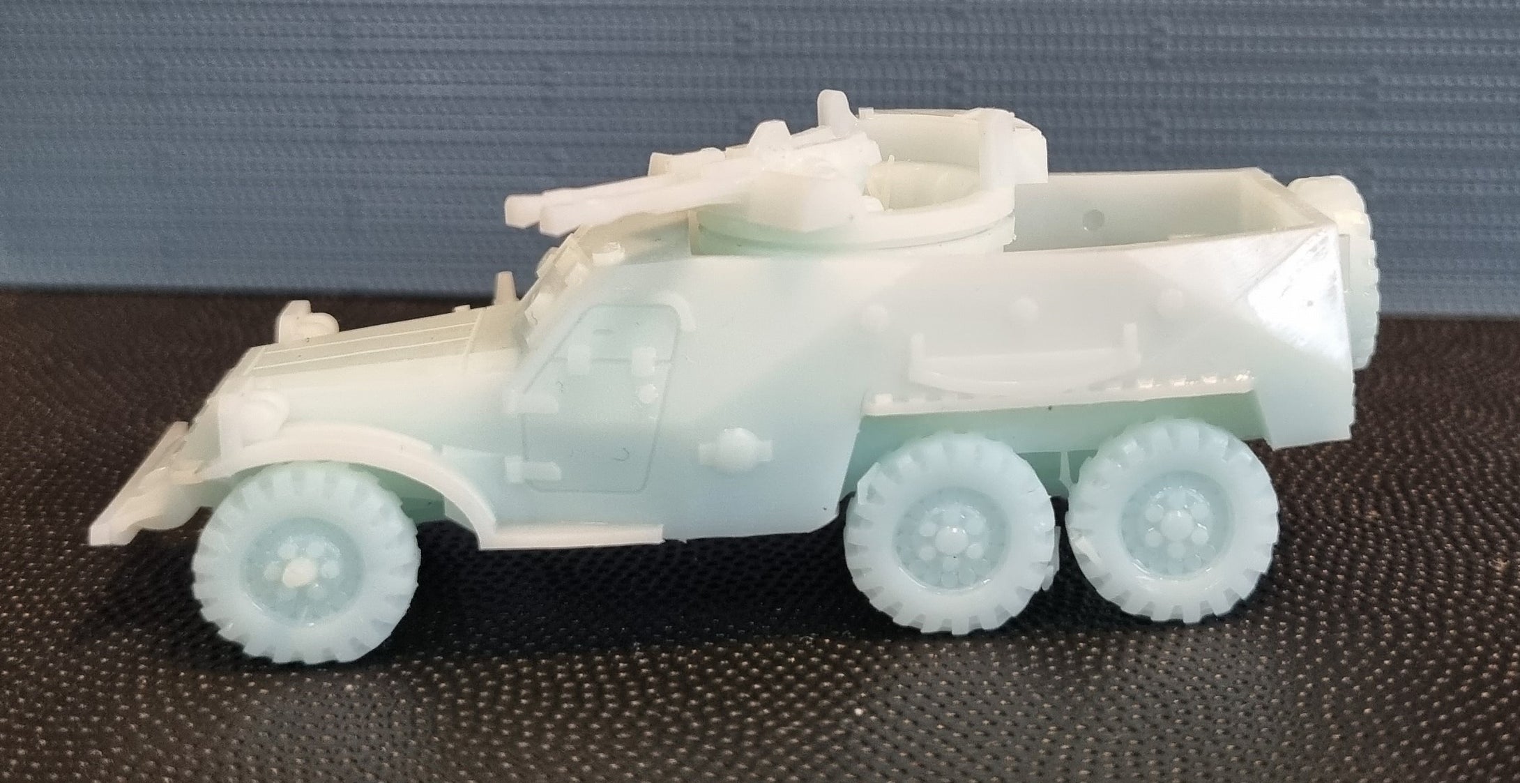 3D resin Soviet BTR152a with twin AA
