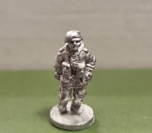 Load image into Gallery viewer, BP6 Paratrooper medic advancing

