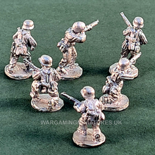 Load image into Gallery viewer, GW01a German Rifle Pack 1 unpainted
