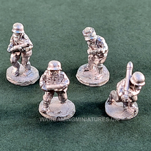 Load image into Gallery viewer, GW15a German Nebelwerfer Crew 1 unpainted

